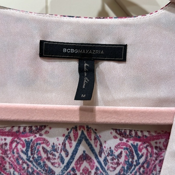 Adorable BCBG wrap dress - Picture 2 of 6